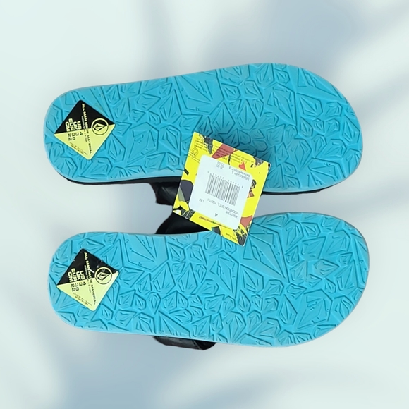 New Old Stock Volcom Sandals Big Youth Size US 4 - Picture 3 of 3